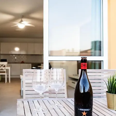 Apartamento Homeforguest Atico Martina Con Terraza En Cristianos Los Cristianos (Tenerife)