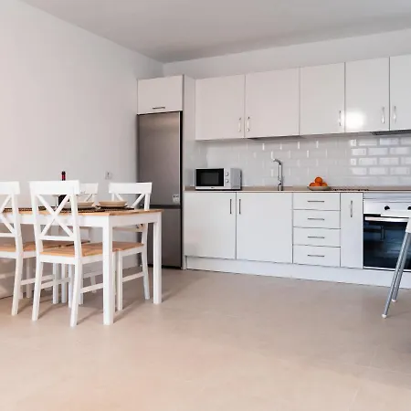 Homeforguest Atico Martina Con Terraza En Cristianos דירה *